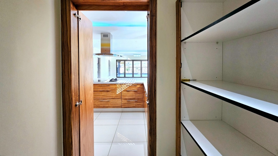 5 Bedroom Property for Sale in Kiepersol Free State